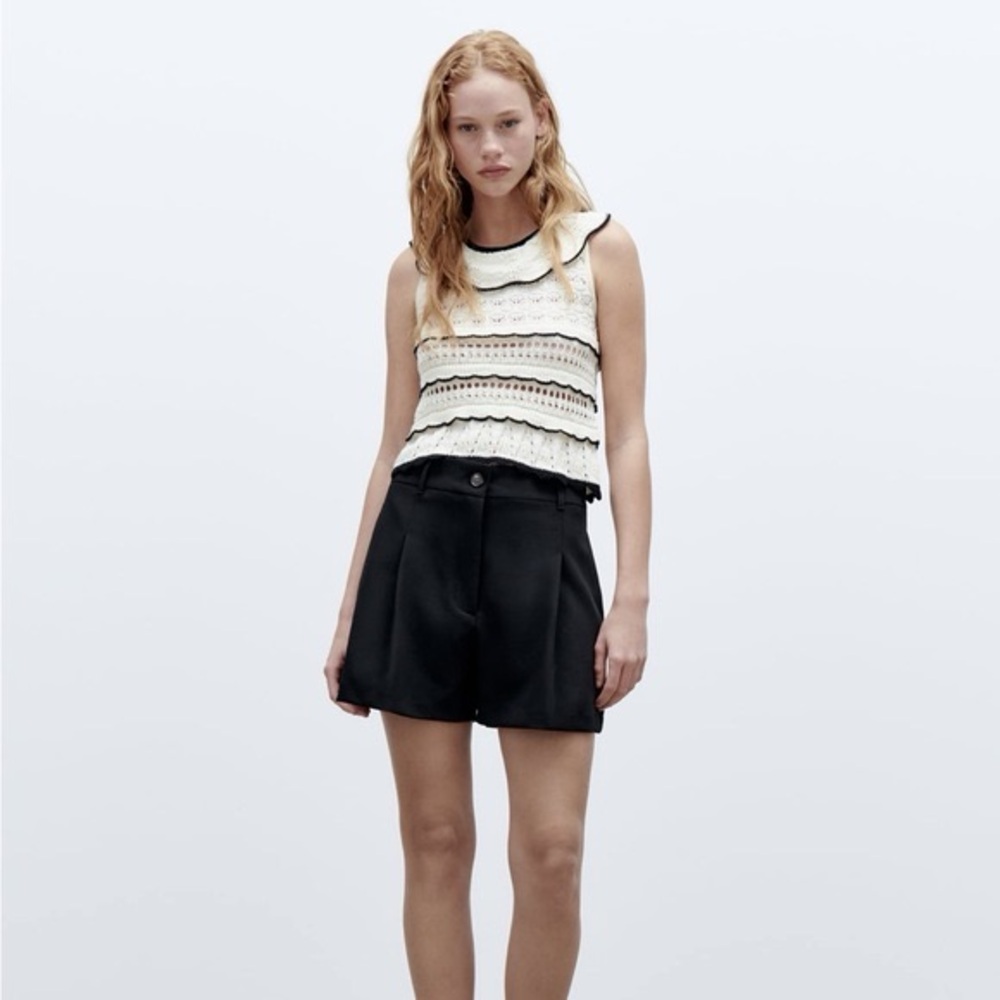 NWT ZARA High Waisted Pleated Black Shorts with Pockets 3279/043 Size XL
